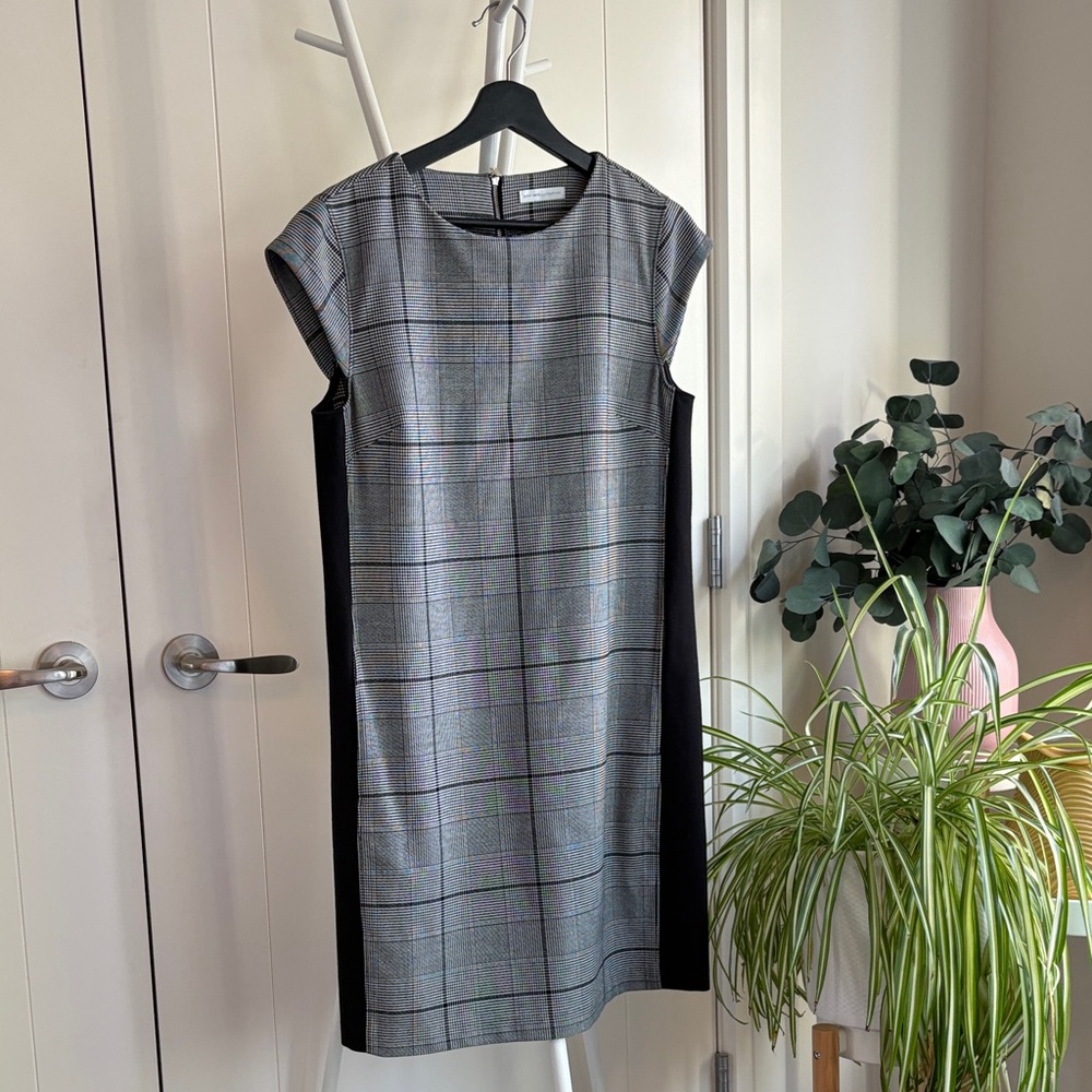 Elegant Gray Sheath Dress in grey plaid with black contrast
